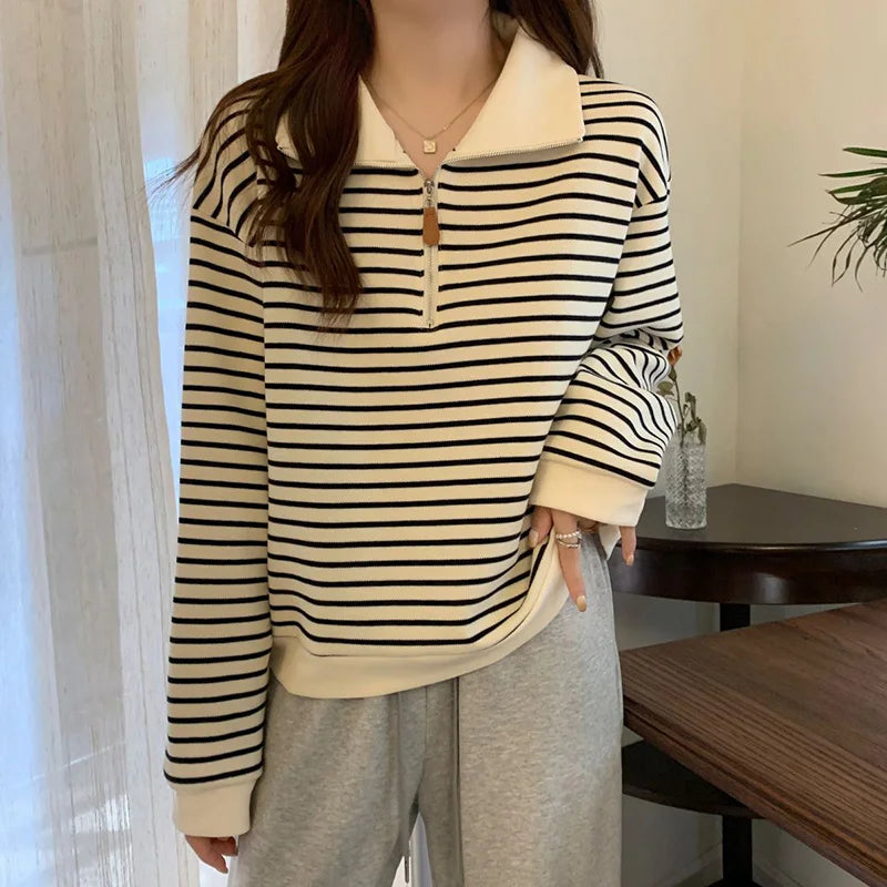 Sweat Femme Marinière avec Col Montant Zippé – Manches Longues, Coupe Ample Oversize